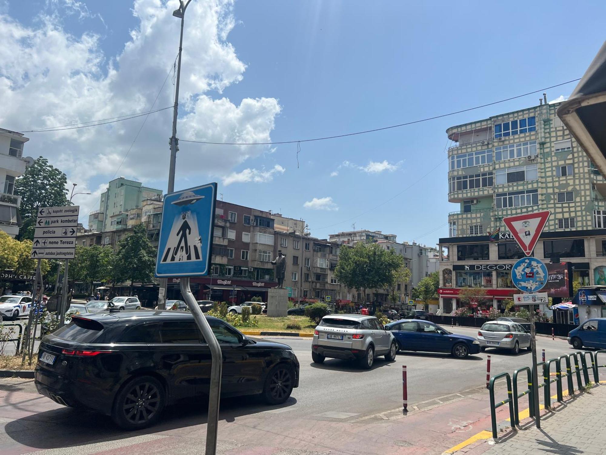 Blloku Tirana Studio Luaran gambar